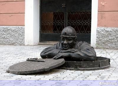 44a2431b91556587607191 - Strange Statues around the World 2 