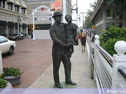 44a2432011542245643936 - Strange Statues around the World 2 