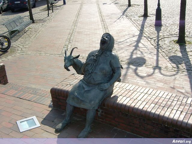 bilder 193 - Strange Statues around the World 2 