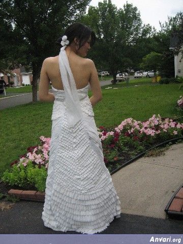 Hanah - Wedding Dresses Made of Toilet Paper 